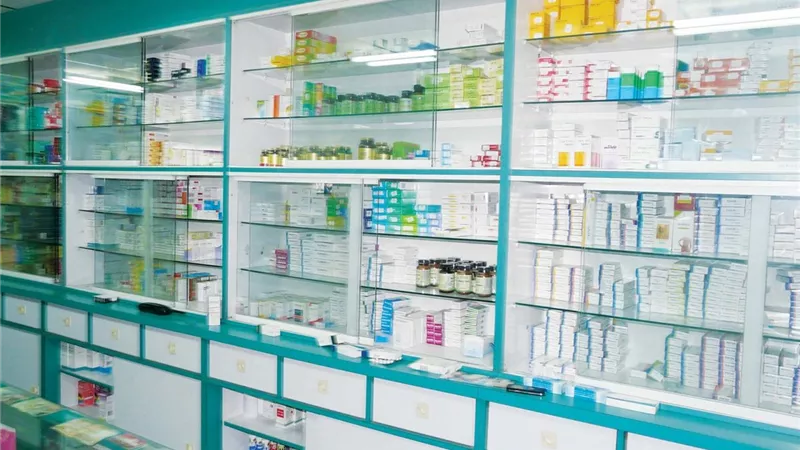 الحكومة تُعلن عن توفير 884.558 عبوة «ازيثرومايسين» في الأسواق