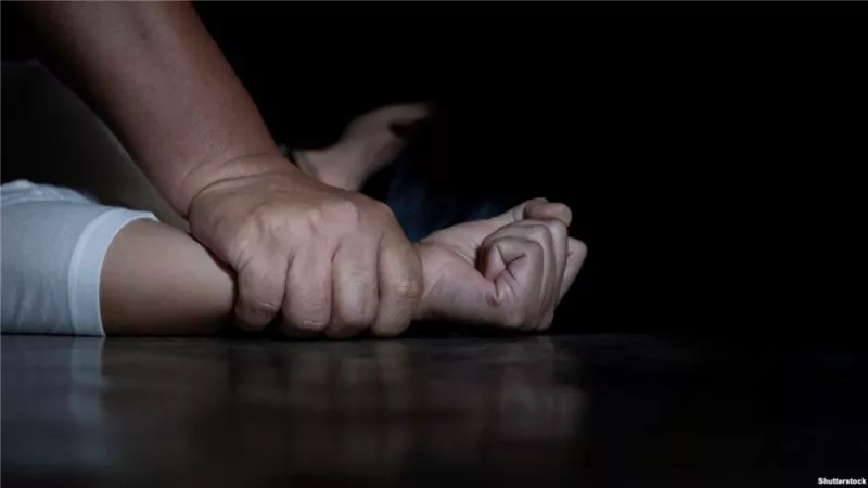 ذئبان جائعان يغتصبان سيدة عجوز بالجيزة.. والأمن يلقي القبض عليهما