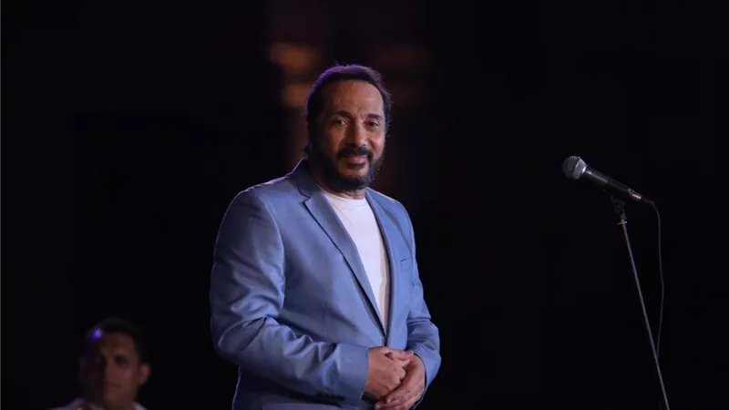 علي الحجار يُعلن إصابته وزوجته بـ كورونا: «زارنا الضيف الثقيل»