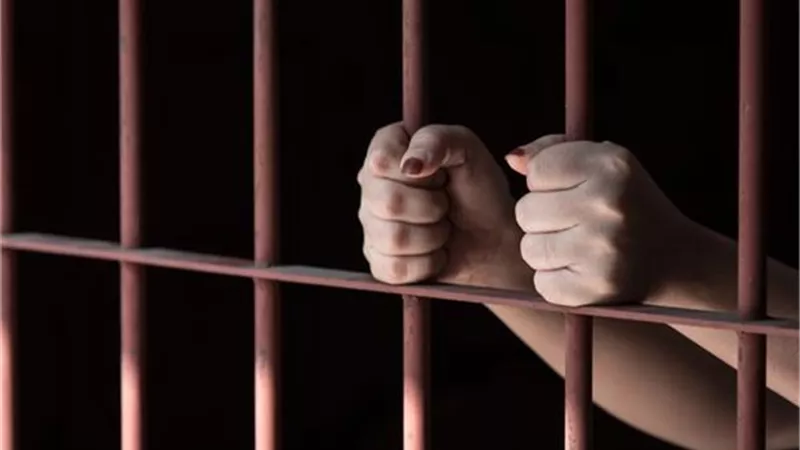 سقوط متهمتين قتلتا موظف لسرقة 100 ألف جنيه من شقته بالساحل