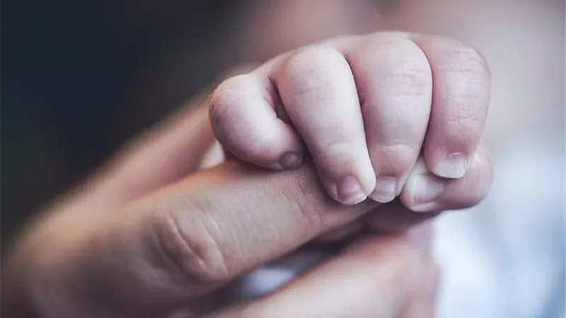 «عشان عملتها على نفسها».. أب يقتل ابنته الرضيعة ذات العامين