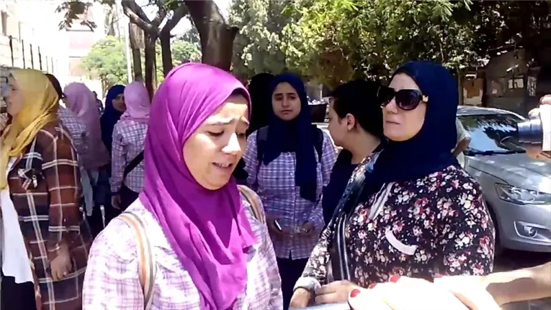 طالبات الثانوية عن امتحان العربي: 40 سؤالا بإجابات متقاربة.. والتعليم: مقصود
