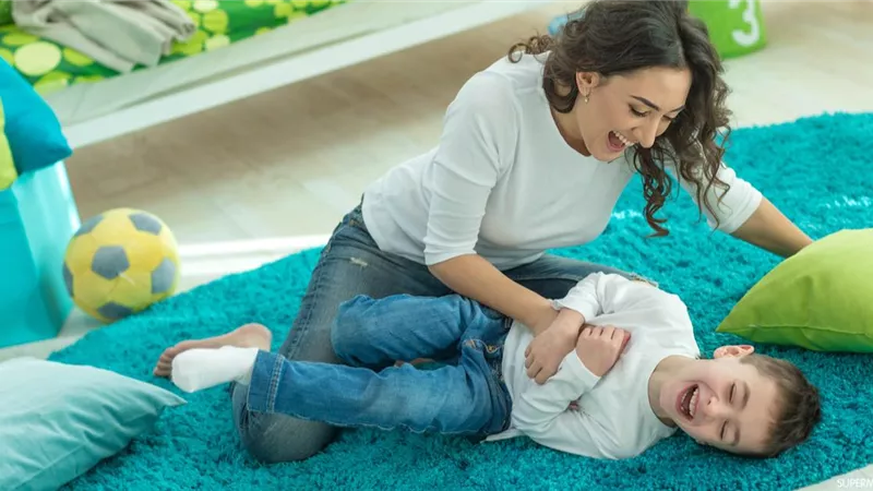 مدرب حياة يُحذر الأمهات من التدليل الزائد: يفقد ابنك تحمل المسؤولية