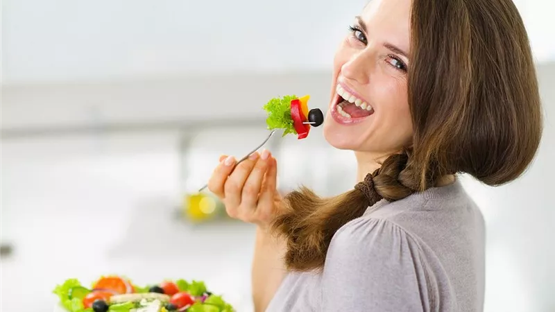 8 أطعمه تساعدك في التخلص من سموم الجسم.. تعرفي عليها 