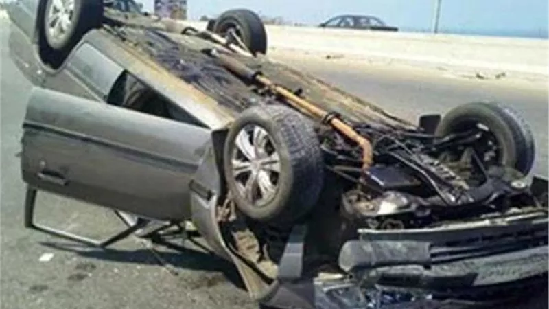 مصرع شخص وإصابة زوجته في حادث انقلاب سيارة بالدقهلية 