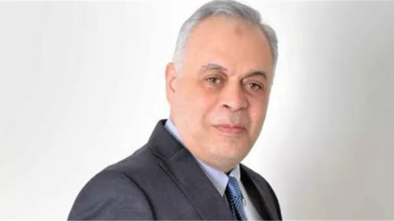 أشرف زكي: «في فنانين بتقعد 5 سنين بدون شغل»| فيديو