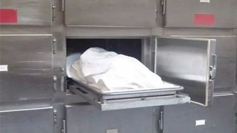  تشريح جثة سيدة عجوز طعنها لص بسلاح أبيض في مدينة نصر