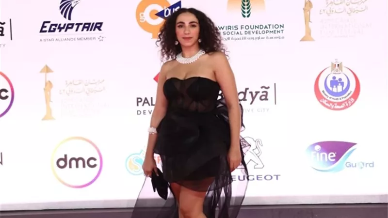 بالكاش مايوه.. إطلالة جريئة لـ«زينب غريب» على البحر | صور