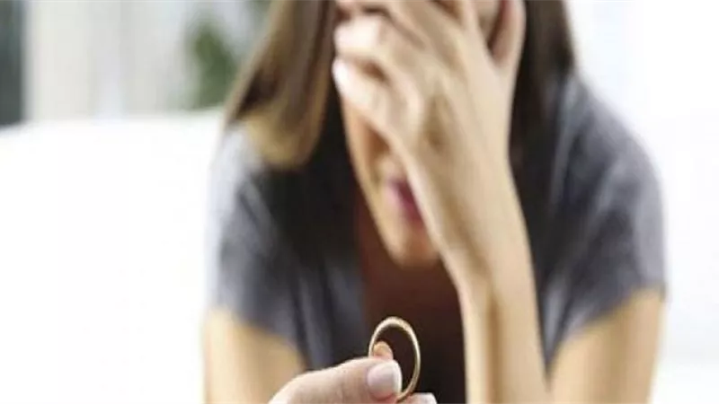 «عايش في الخليج وعاوزني أصرف عليه».. شريهان تطلب الخلع أمام محكمة الأسرة