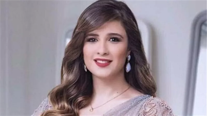 ياسمين عبد العزيز تداعب جمهورها بنكتة عن تطعيم كورونا 