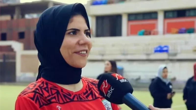 آية درويش: والدي سر حبي للهوكي.. وشقيقتي أفضل حارسة 