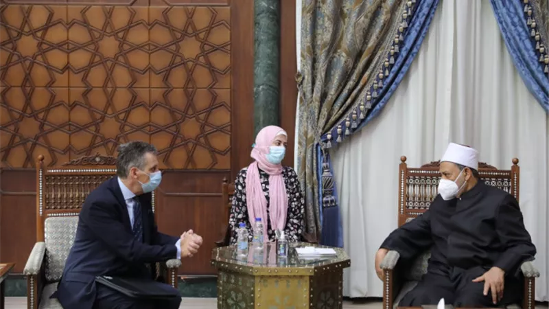 «الطيب» يتسلم دعوة رسمية لحضور قمة قادة الأديان حول التغير المناخي بروما