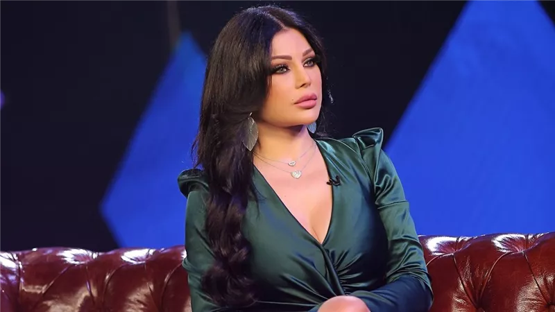 منها الرموش الصناعية.. 4 نصائح للظهور بإطلالة هيفاء وهبي 