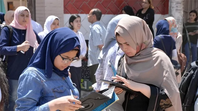 تخالف القانون ..أدمن جروب علي فيسبوك يعترض علي امتحان الثانوية العامة 