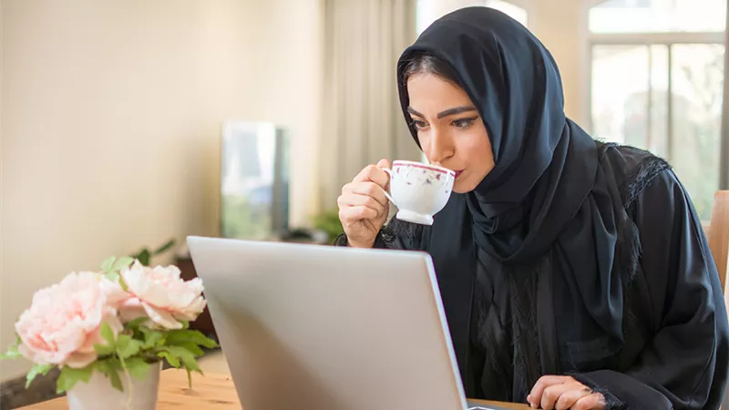 العمل في زمن كورونا.. كيف يمكنكِ تهيئة جو المكتب في منزلك؟ 
