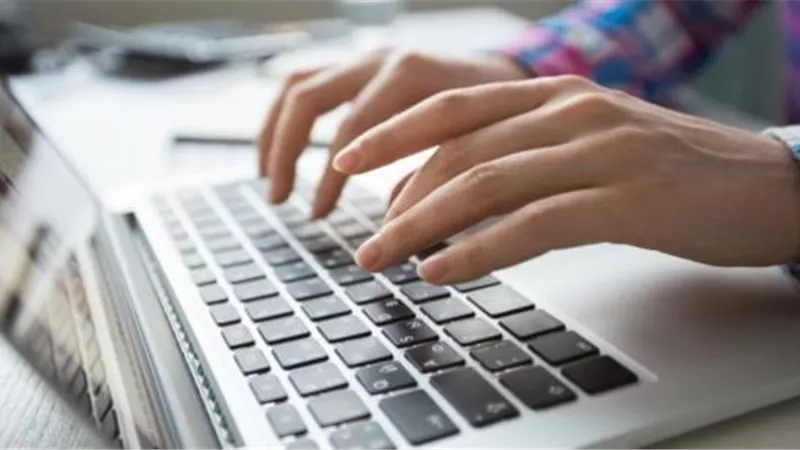 وزير الأوقاف يُحذر من دعوات مشبوهة لإضعاف الدولة.. فيديو