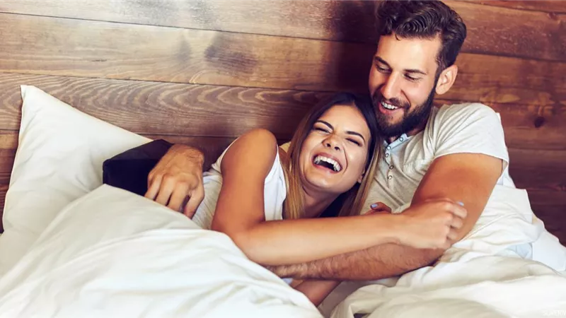 نصيحة لكل زوج.. اعرف ازاي تكون السبب في جمال زوجتك الدائم