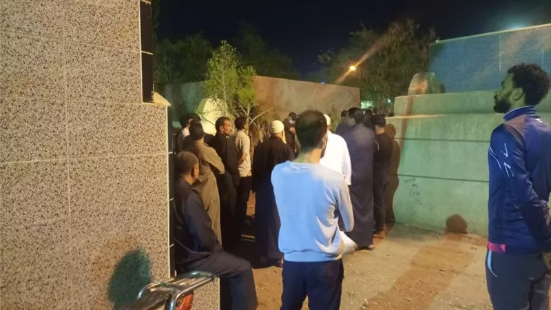 أهالي عزبة صيام يودعون جثامين عروسين وشقيقة العروس في جنازة مهيبة