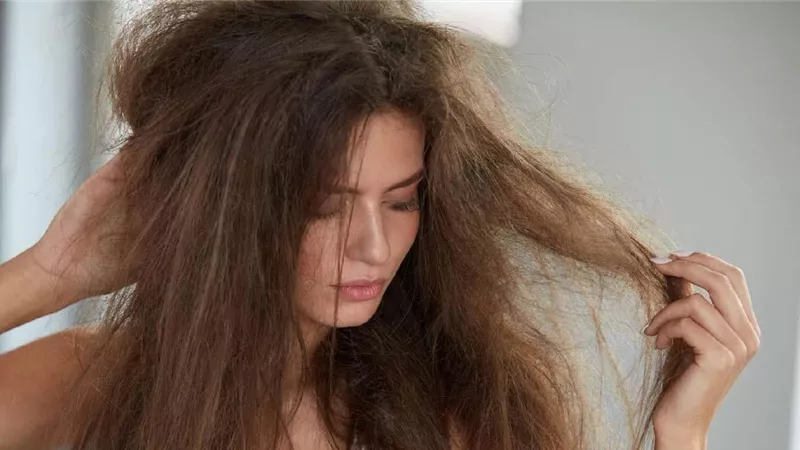وصفة لتنعيم الشعر الجاف والتالف