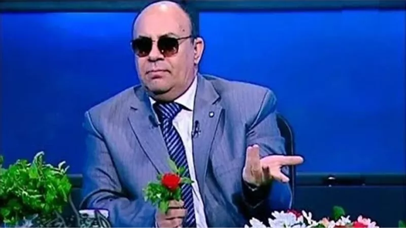 مبروك عطية لمطلقة: انتي عايزة تتجوزي عشان ترقصي وخلاص | فيديو