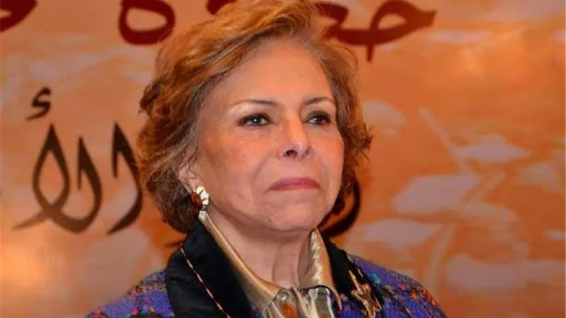 السفيرة ميرفت التلاوي تكشف الستار عن حياتها الخاصة (فيديو)