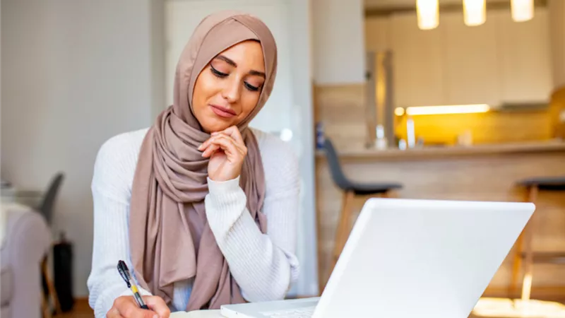 داعية: إذا امتلكتِ هذه الأمور فأنتِ بأمان.. تعرفي عليها