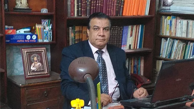 عن فيديو «ملائكة وشيطان».. قانوني: السجن 3 سنوات في انتظار الأب