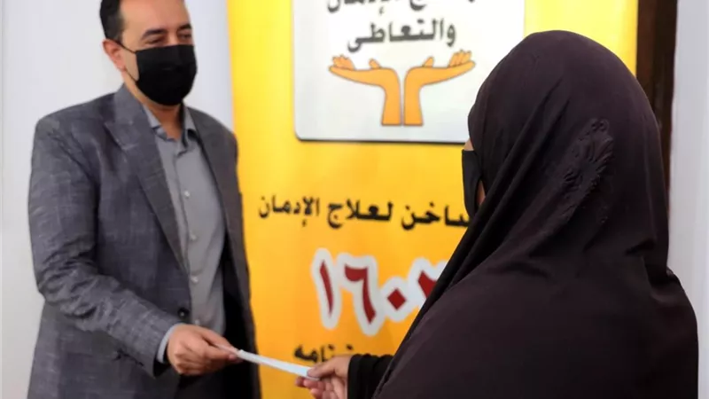 بعد تعافيها من الإدمان.. سيدة عجوز تتقدم للحصول مشروع «سوبر ماركت»