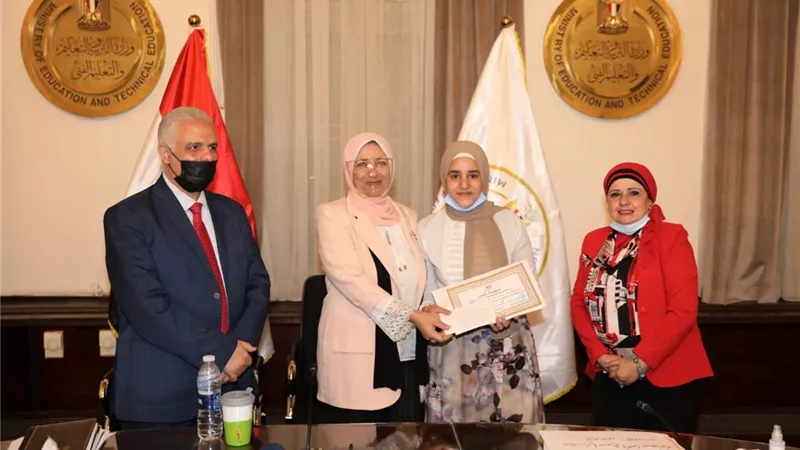 «التعليم» تُكرّم الطلاب الفائزين في مسابقة «كلنا مصريون»