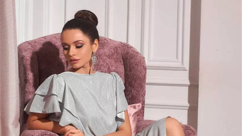 منها «الكعكة المشدودة».. تسريحات تتسبب في تساقط شعرك