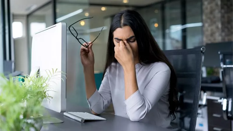 صداع الدورة الشهرية
