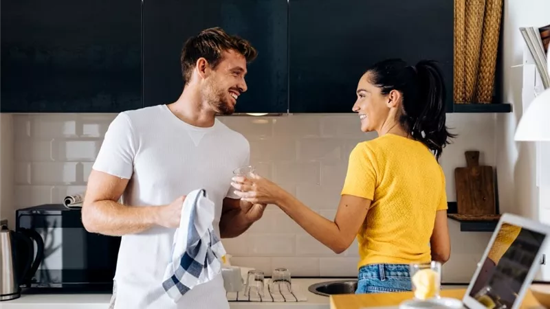 3 طرق للسعادة وحل الخلافات مع زوجك.. تعرفي عليها 