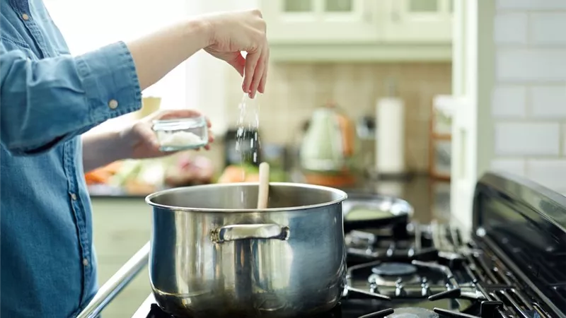 14 نصيحة لتكوني طباخة شاطرة 