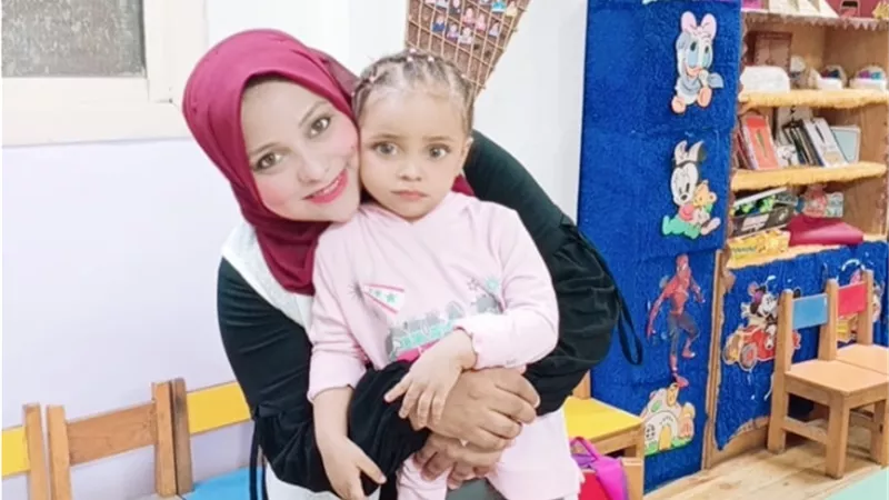 شريفة هاشم.. رحلة نجاح من رحم المعاناة 
