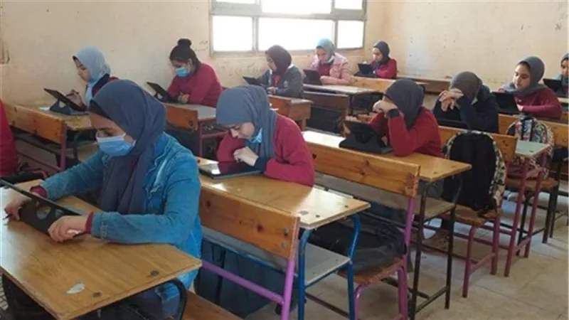 اليوم امتحان التاريخ التجريبي لطلاب الثانوية العامة