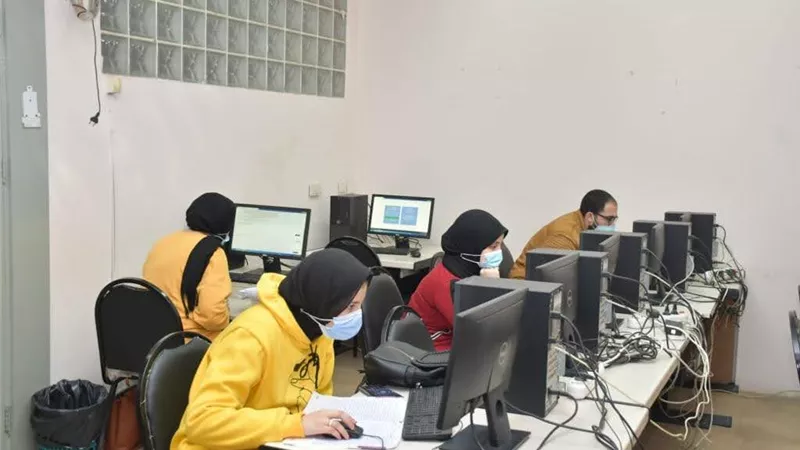 وسط اجراءات احترازية مشددة.. 270 ألف طالب في امتحانات جامعة القاهرة