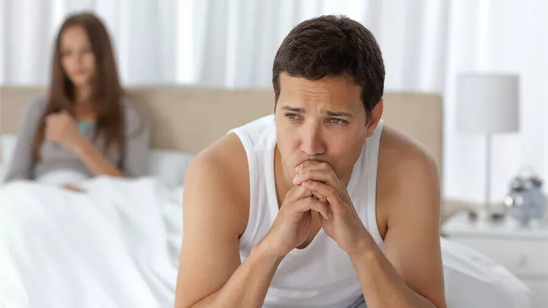 لماذا يُخفي الرجل ماضيه العاطفي عن زوجته؟.. متخصصة: «هتبقى نقطة سودة»