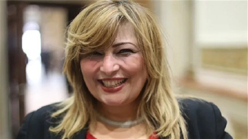 البرلمانية السابقة 
