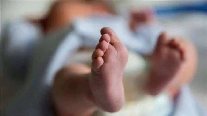 بعد ساعات من تغيبه.. العثور على جثة طفل أعلى منزل جيرانه بالشرقية