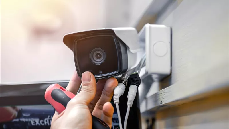 التعليم تتعاقد مع جهات سيادية لتركيب كاميرات مراقبة اللجان