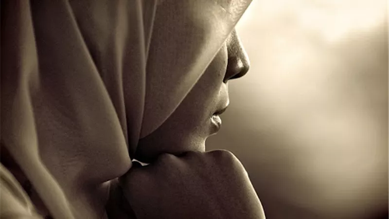 احذري أن تكوني إحداهن.. 10 نساء تبرأ منهن النبي
