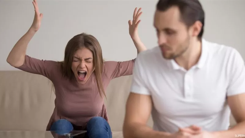 زوجة في دعوى خلع: «بخيل».. والزوج: «عايزة فستان كل أسبوعين»