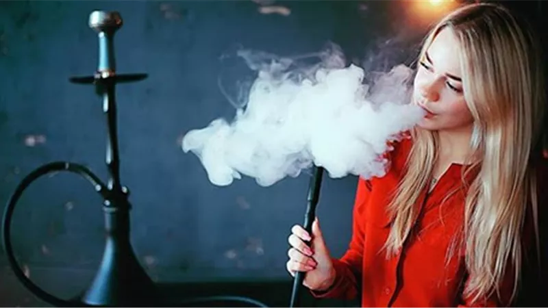 قصص البنات مع التدخين.. ندى: «الشيشة من حقنا» وأماني: «بحبها خفيفة بالفواكه»