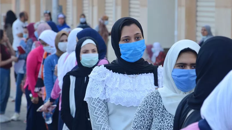 140 منحة دراسية من 
