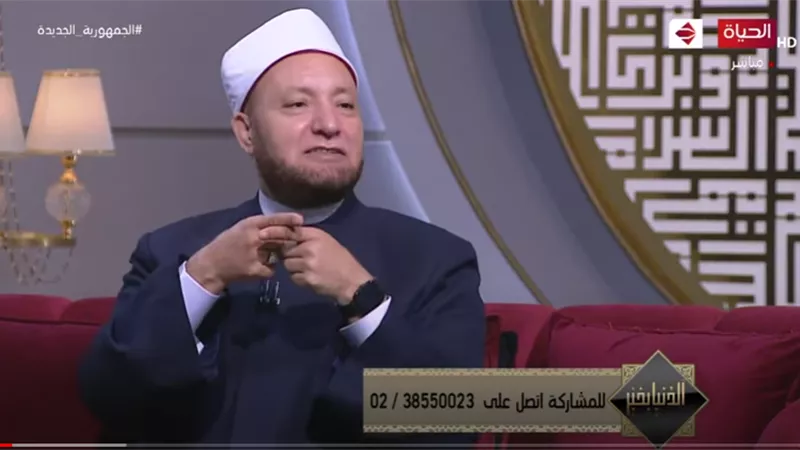 «الإفتاء» تكشف السر وراء حب الرسول للسيدة عائشة (فيديو)
