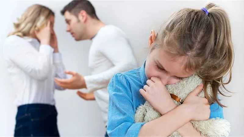 «خطفهم لامرأة خليجية».. إيمان تصرخ بمحكمة الأسرة: «عاوزة بناتي»