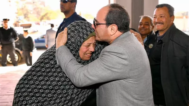  طالب عظيمات مصر بأن يكن في الصدارة.. 10 هدايا من الرئيس السيسي لـ نون النسوة..