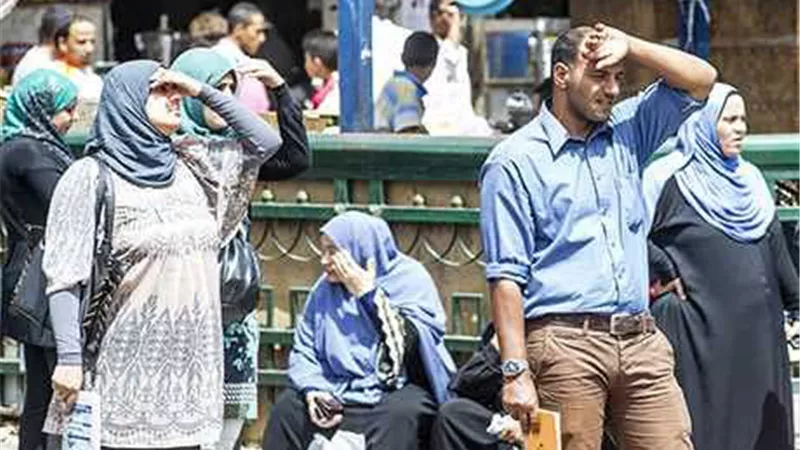الأرصاد تحذر: لا تتعرضوا لأشعة الشمس وتجنبوا الزحام والأماكن المغلقة