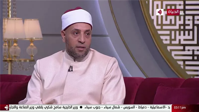 هل الميت يشعر بمن يزوره ويدعو له؟.. داعية يجيب (فيديو)