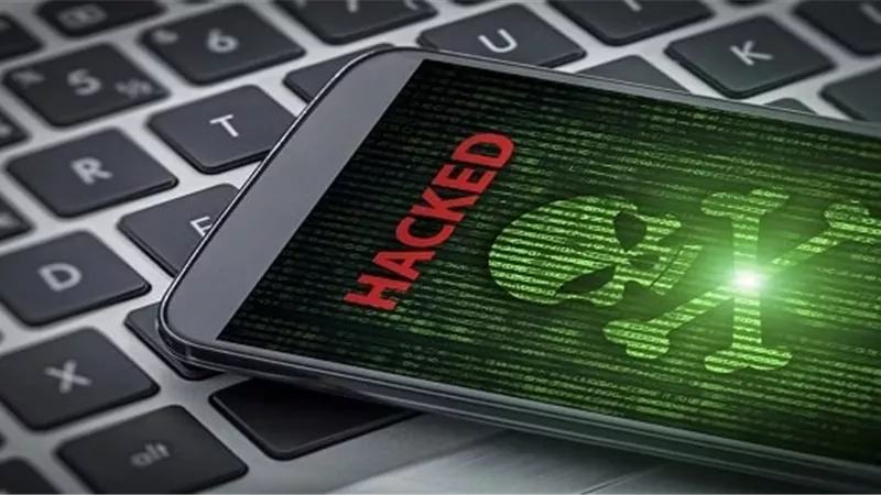 «رقم برايفت».. خبير تكنولوجي يوضح حقيقة اختراق هاتفك بمكالمة